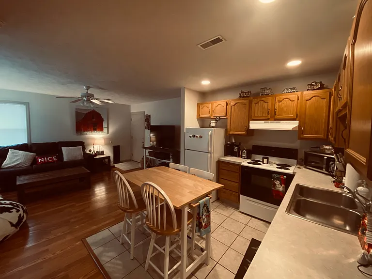 1431 Saratoga Ave #14 — Photo 3