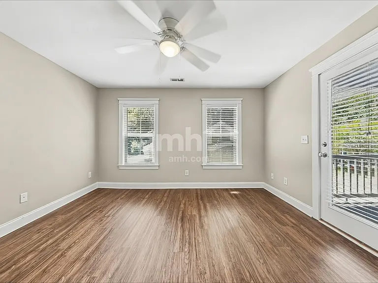 1304 Carol Oaks Dr — Photo 13