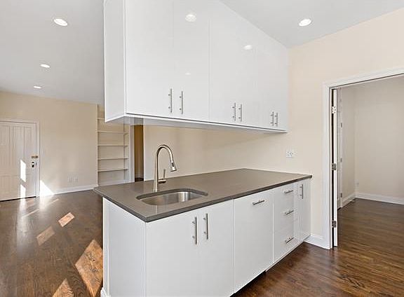 4th image of 38 Hamilton Pl