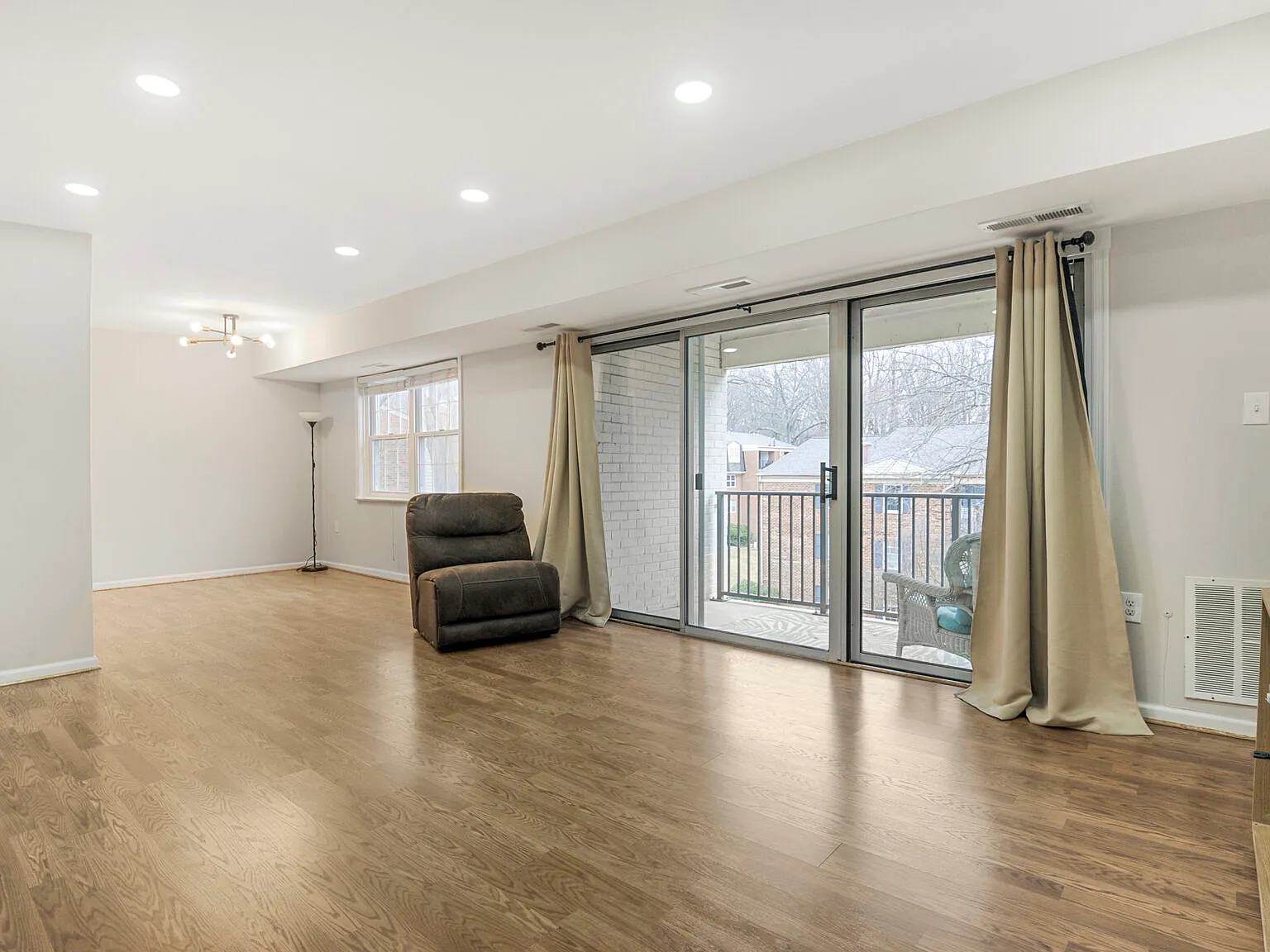 864 College Parkway - 201 — Photo 4