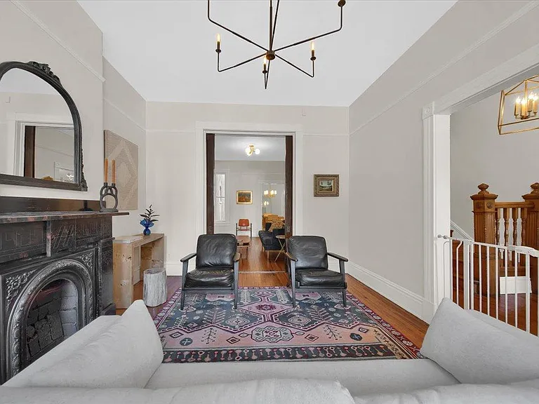 1527 Floyd Ave — Photo 9