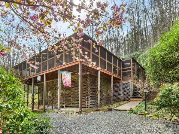 70 Fox Run, Hot Springs, NC 28743
