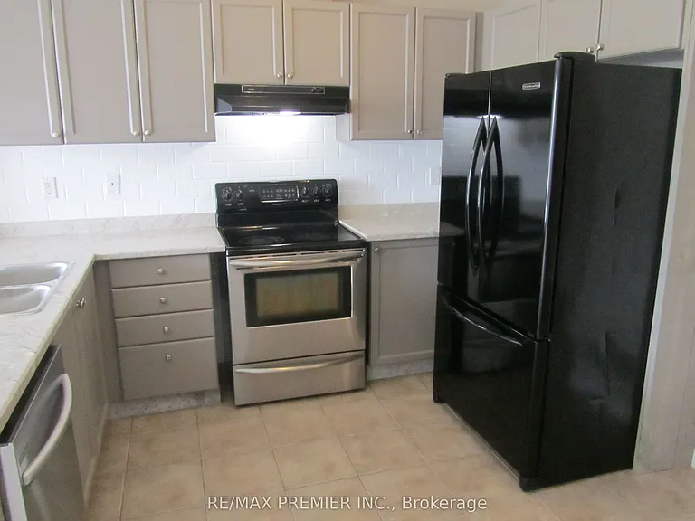 342 Edgehill Dr #B — Photo 8