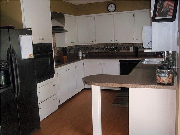 4th image of 10111 N Mitchell Ave