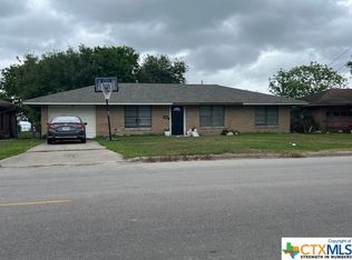 1112 S Virginia St, Port Lavaca, TX 77979