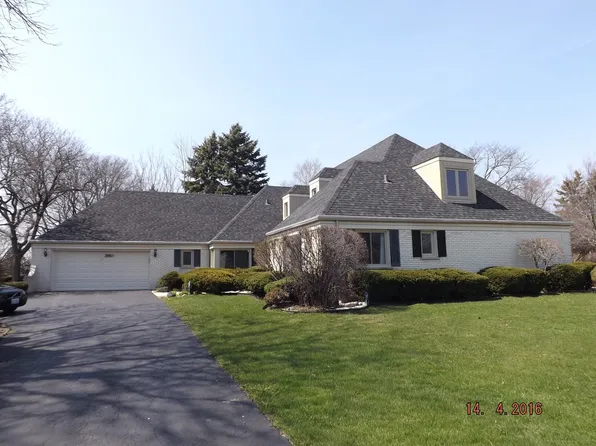 3550 Whirlaway Dr, Northbrook, IL 60062