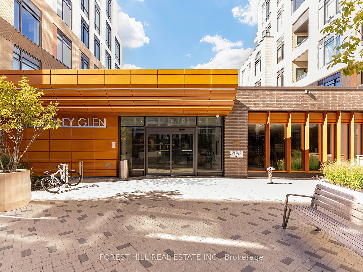 8 Beverley Glen Blvd — Photo 4