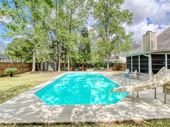 4th image of 5402 Crosland Ct E