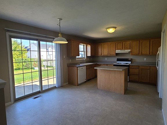 2nd image of 914 Switchgrass Ln