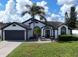 520 Loma Del Sol Dr, Davenport, FL 33896