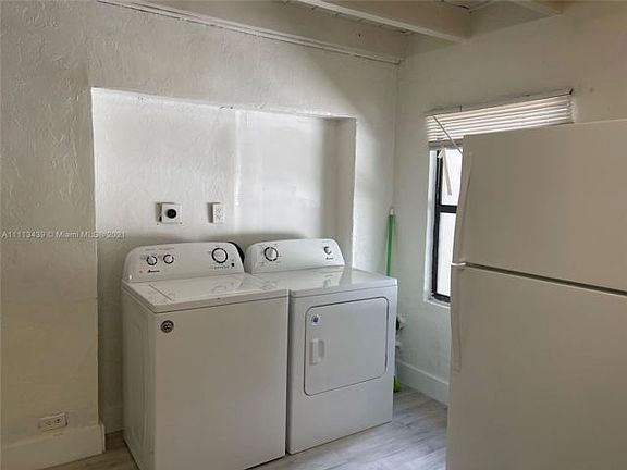 5th image of 565 NW 129th St