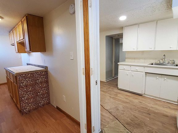 5th image of 1951 Hazelwood St #B