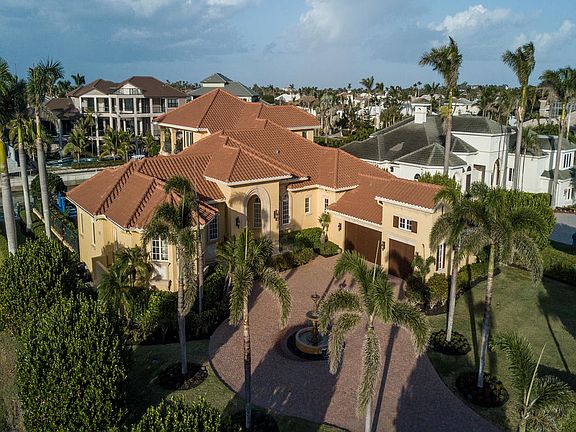 3rd image of 1588 Shores Ct