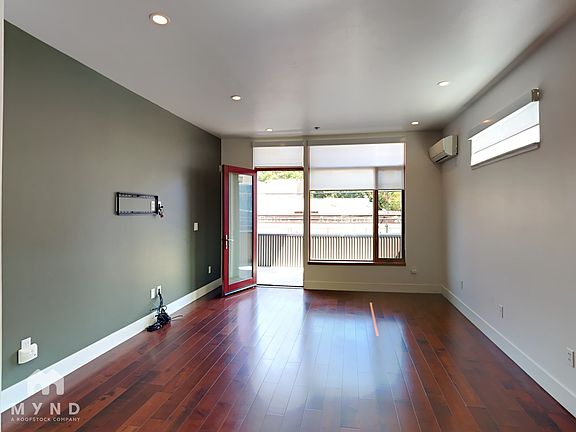 3rd image of 1718 Liestal Aly Unit 200