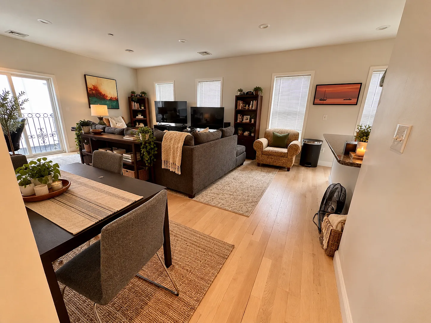 2 bed, 2.0 bath, 1000 sqft, $3,150 — Photo 4