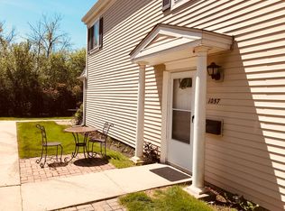 1057 Cove Dr #137-D, Prospect Heights, IL 60070