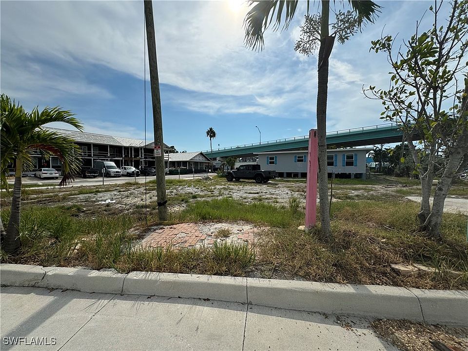 2nd image of 1041 3rd St
