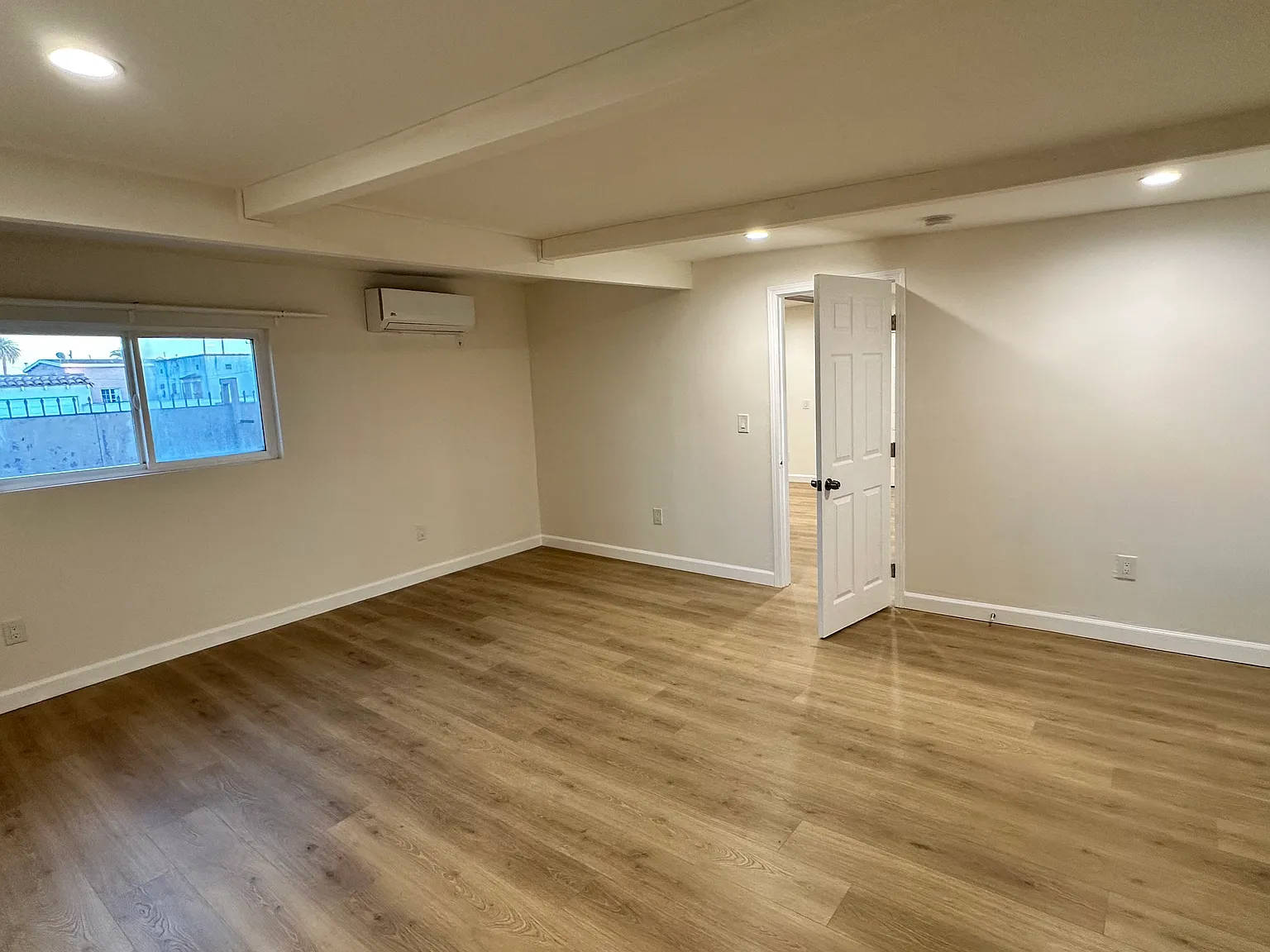 1 bed, 749 sqft, $2,100 — Photo 2