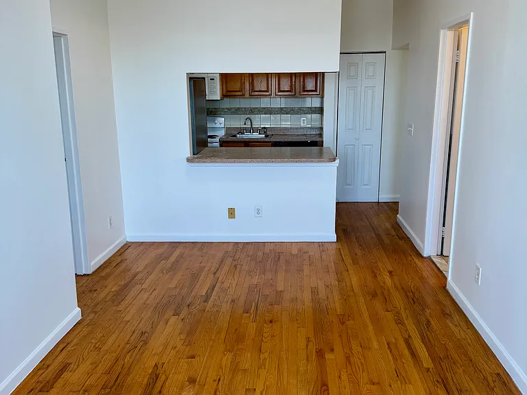 43-49 Van Wagenen Ave #3D — Photo 4