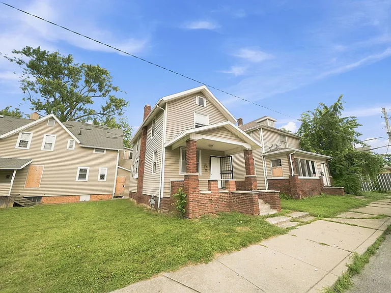 1211 Emily St — Photo 10