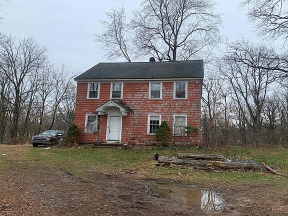 2nd image of 300 Ayrault Rd