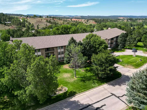 3952 Fairway Hills Dr, Rapid City, SD 57702