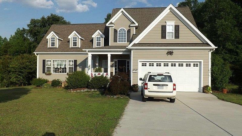 124 Solomon Circle : Front of Home