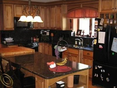 3rd image of 417 Dubuar St