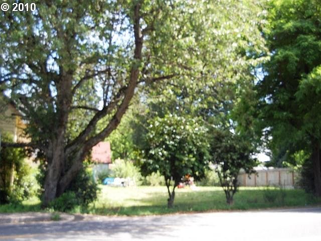 2nd image of 119 SE Township Rd