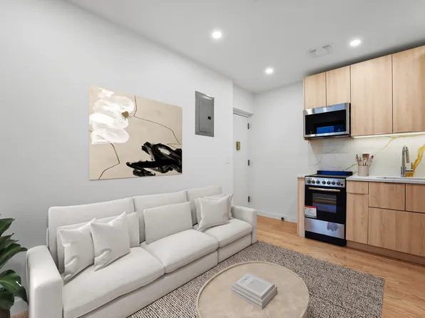 159 Prince St APT 19, New York, NY 10012