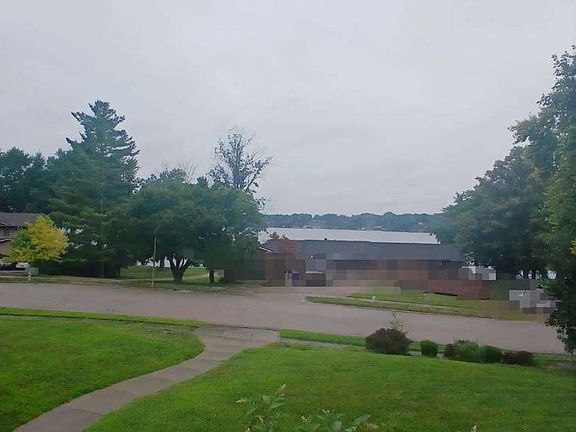 2nd image of 304 Greenway Ln