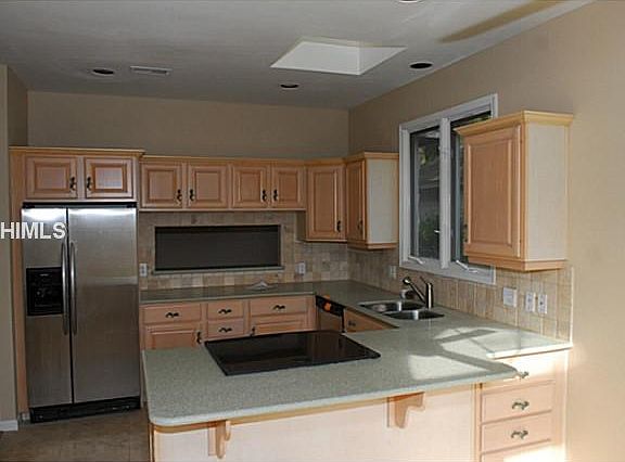 3rd image of 4 Royal Pointe Dr