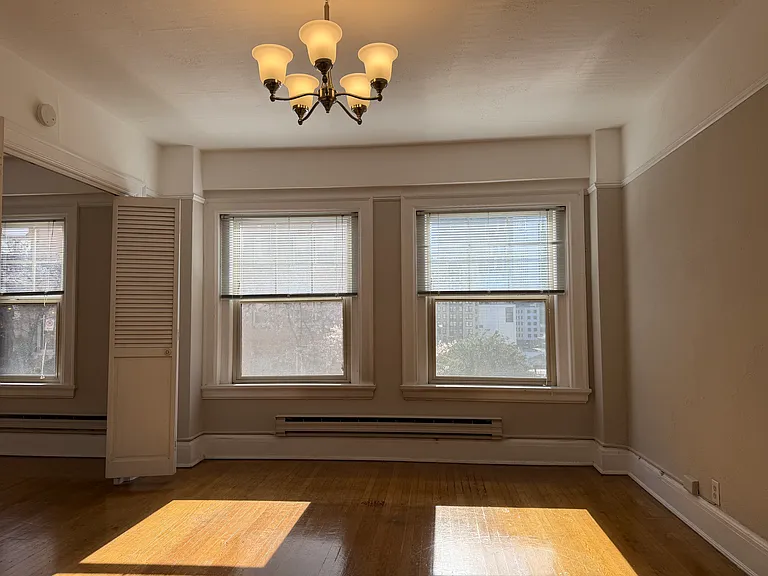 Sherwood Apartments — Photo 22