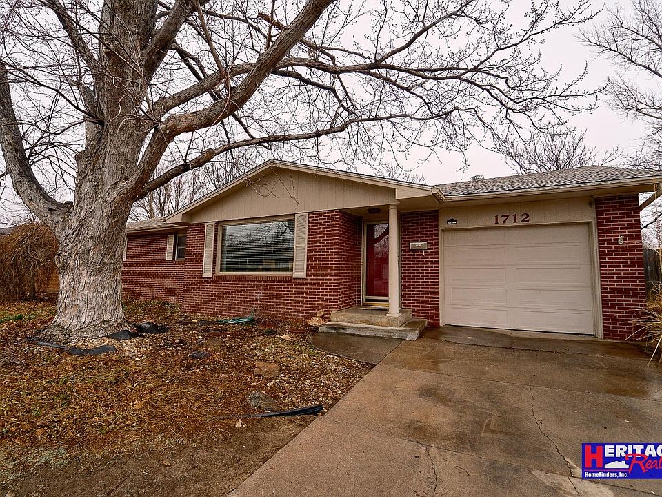 1st image of 1712 N Belmont Pl