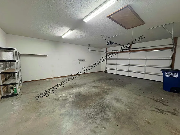 313 Bomber Blvd — Photo 7