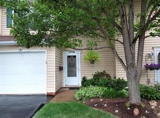 1738 Walnut Ln #37, Rocky River, OH