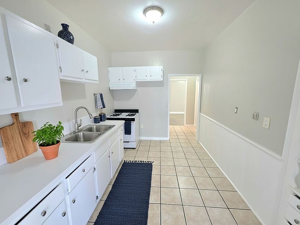 1st image of 2375 Chestnut Ave APT 5