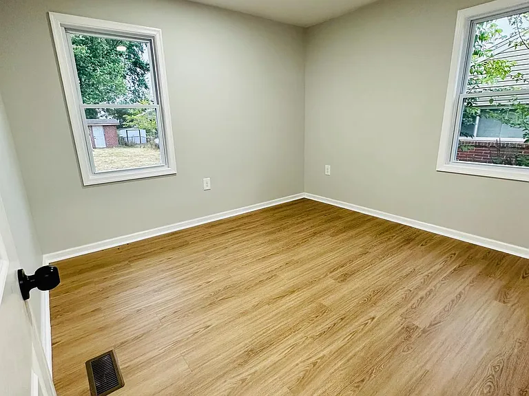 5906 Leewood Ave — Photo 9