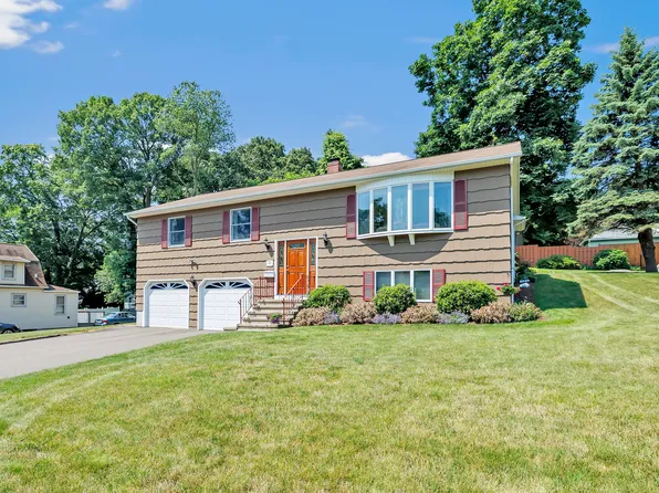 42 Raycroft Street, Milford, CT 06461