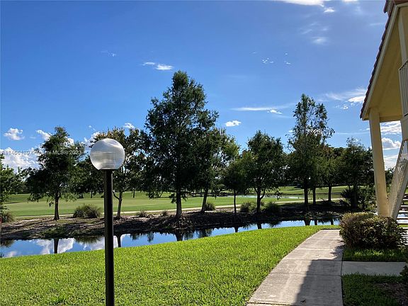 4th image of 12650 Vista Isles Dr APT 922