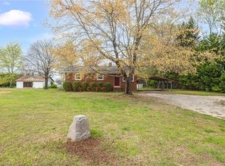 8140 Haw River Rd, Kernersville, NC 27284