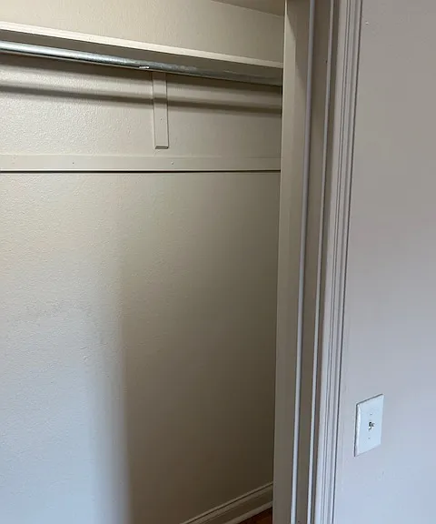 6884 Lexington Dr — Photo 10