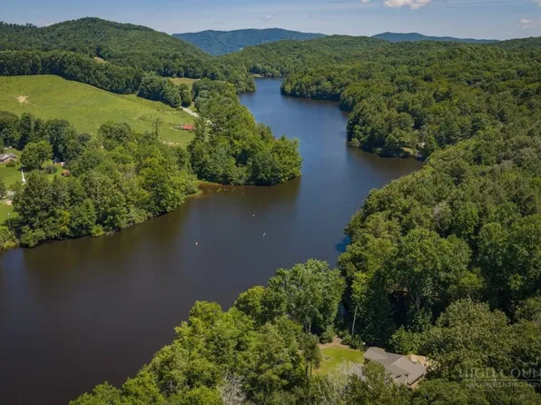 1762 Ripshin Mountain Road, Roan Mountain, TN 37687