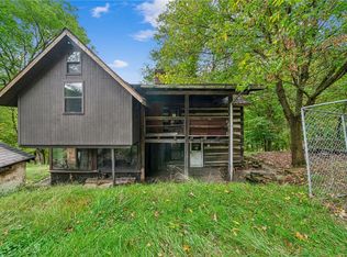 6 Old Pittsburgh Ln, Smock, PA 15480