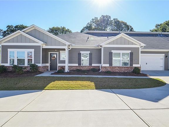 3rd image of 2562 Rathburn Cir