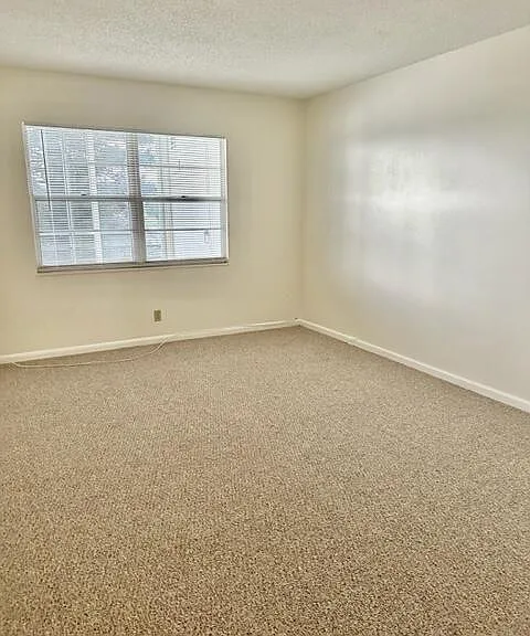 3063 Ainslie #D — Photo 9