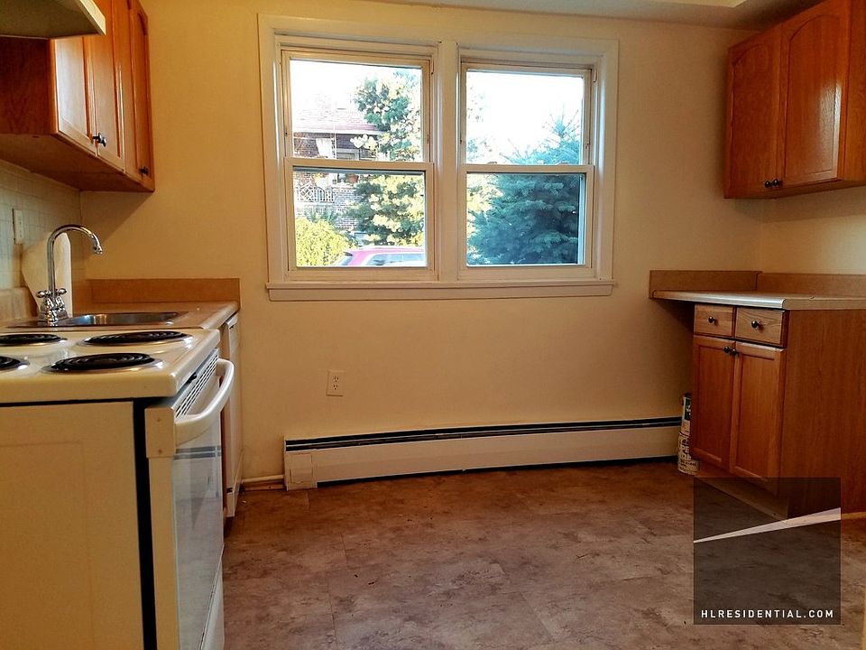 1st image of 2507 34th Ave #1