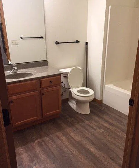 2421 Sessions St #8 — Photo 9