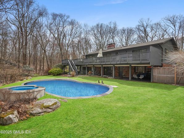 297 Cognewaugh Rd, Cos Cob, CT 06807