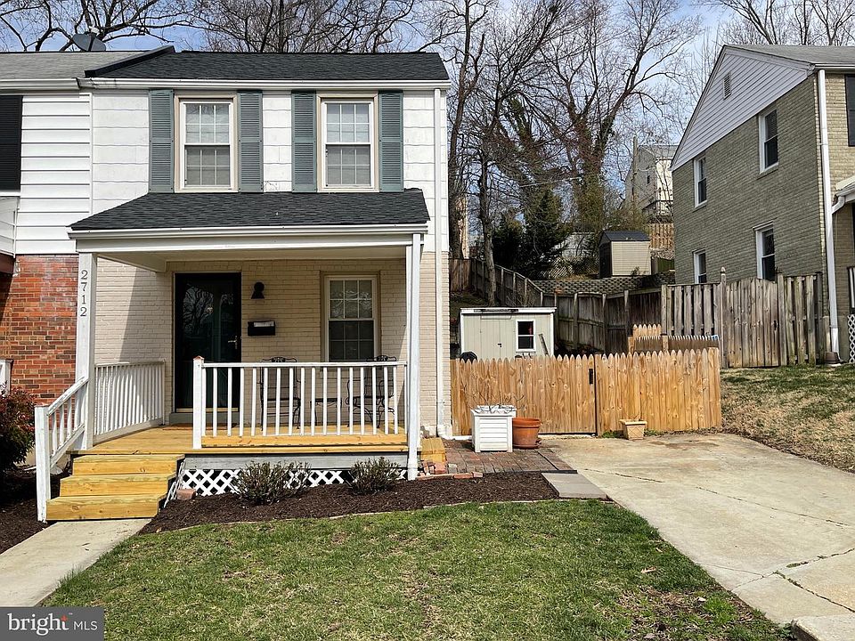 1st image of 2712 Farmington Dr